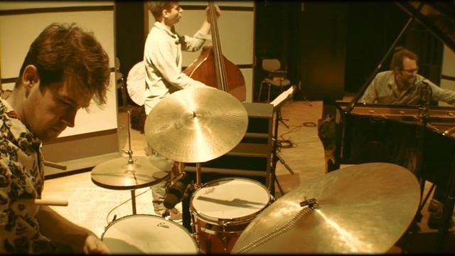 Is it Better Or Worse смотреть онлайн