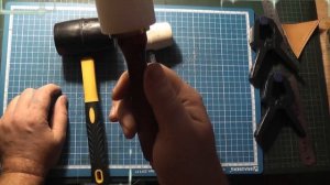 Киянка для работы с кожей.