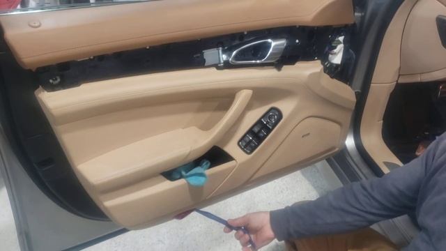 porche panamera 2010 to 2013 door panel sweep removal to add felt смотреть онлайн