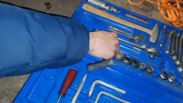 Замена цоколя габарита на мопеде Альфа ( светодиодный свет) смотреть онлайн