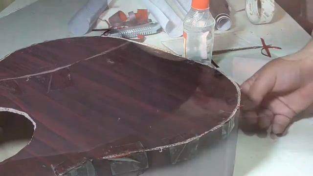 Karobkadan Xaqiyqiy Gitara Yasash