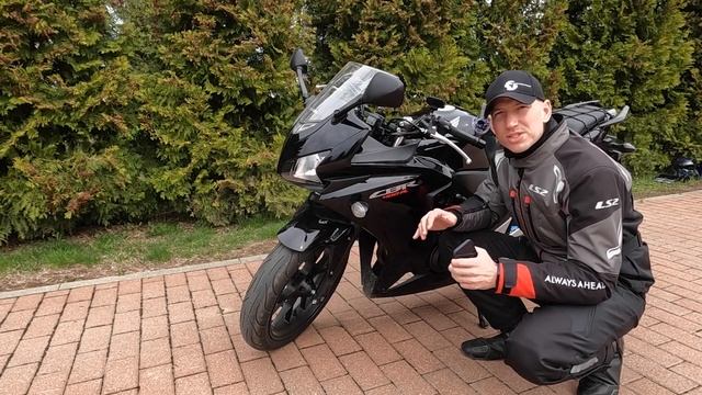 Обзор Honda CBR400R Мотоцикл для новичка обзор Хонда мотоцикл для города