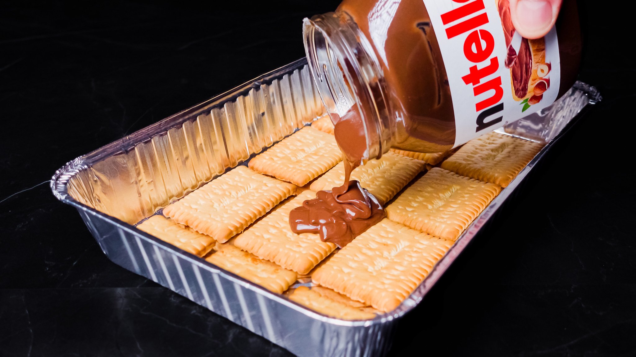 Приготовил торт из печенья и “Нутеллы”. Простой рецепт без выпечки смотреть онлайн