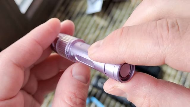 Обзор налобного фонаря Fenix HL10 - стабилизированный свет от малютки под ААА смотреть онлайн