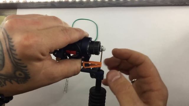 Как накидывать бандажную резинку на Avenger Avia смотреть онлайн