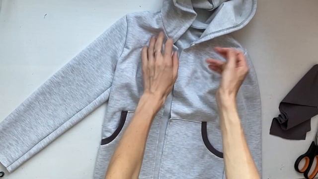 Как сшить детскую толстовку с капюшоном на молнии и карманами кенгуру смотреть онлайн