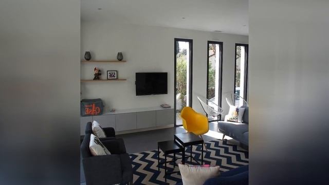 75 Linoleum Floor Family Room With A Wall-mounted Tv Design Ideas You'll Love ✅