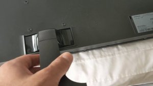 Samsung Monitor. Remove swivel stand