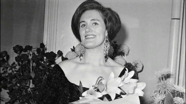 Maria Callas, Joan Sutherland and Birgit Nilsson in Bad Moments смотреть онлайн