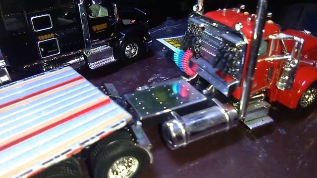 Peterbilt 379 And 579 TMC 1/64 Diecast Trucks DCP