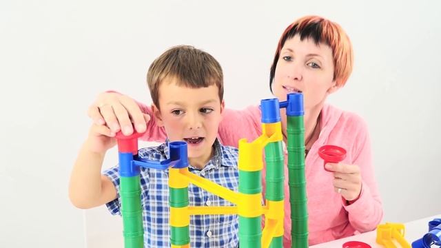 Вспыш, Маша и конструктор Bauer. «Веселые горки» смотреть онлайн