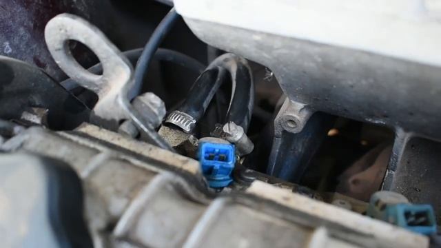 COMPRE UN AUTO FUNDIDO | SACANDO TAPA DE CILINDROS #RENAULT19 смотреть онлайн