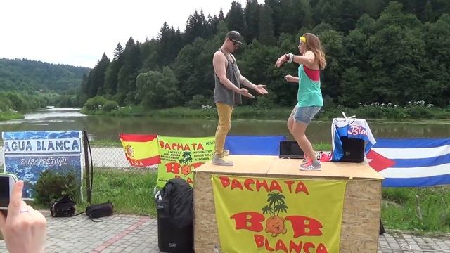MK Bachata Dominicana con Raul y Maria - Agua Blanca Salsa Festival смотреть онлайн