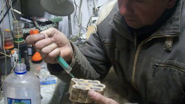 Дистилированая вода для Ni Cd акумуляторов правда или миф. смотреть онлайн