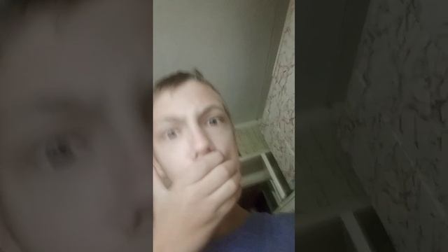 не ешьте монтажную пену ( ОТ МОНТАЖНОЙ ПЕНЫ ВЫ МОЖЕТЕ ОТРАВИТСЯ) смотреть онлайн