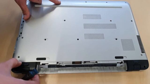 HP PAVILION 17-G152NM DISASSEMBLY UPGRADE RAM HDD смотреть онлайн