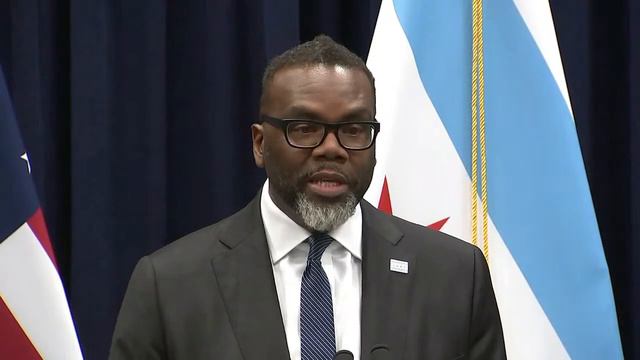 LIVE: Mayor Brandon Johnson, officials speak after Chicago City Council meeting смотреть онлайн