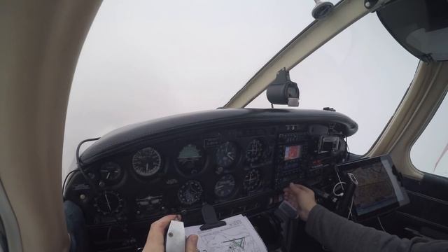 Difficult IFR flight - PA28 Biggin Hill to Leicester смотреть онлайн
