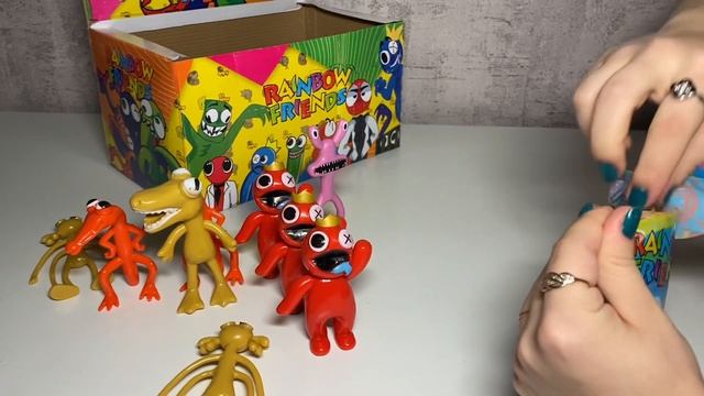 ЦЕЛАЯ КОРОБКА РАДУЖНЫЕ ДРУЗЬЯ В РОБЛОКС / РАСПАКОВКА И ОБЗОР смотреть онлайн