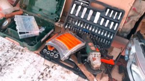 Установка рестайлинговой оптики на Scania 4 серии.