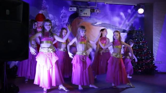 Семейный клуб "Банана". Нижний Новгород. Клип 6. Belly dance смотреть онлайн