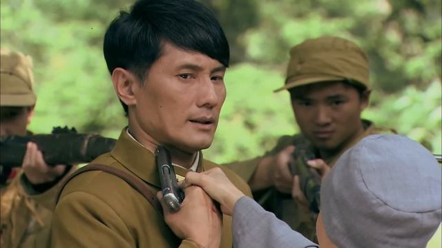 日軍打殘尼姑雙腿，下秒尼姑出現在他身後一槍爆頭 смотреть онлайн