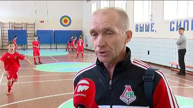 Юные футболисты из 131 школы готовятся к соревнованиям в Якутии смотреть онлайн