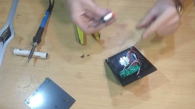 что внутри светильника, замена аккумулятора / what's inside the auto solar system street lamp. смотреть онлайн