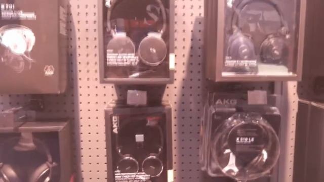 Techcitement @ CES: Harmon AKG смотреть онлайн