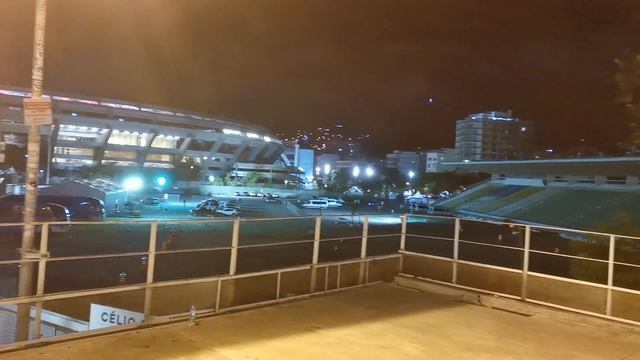 Рио де Женейро у стадиона Маракана смотреть онлайн