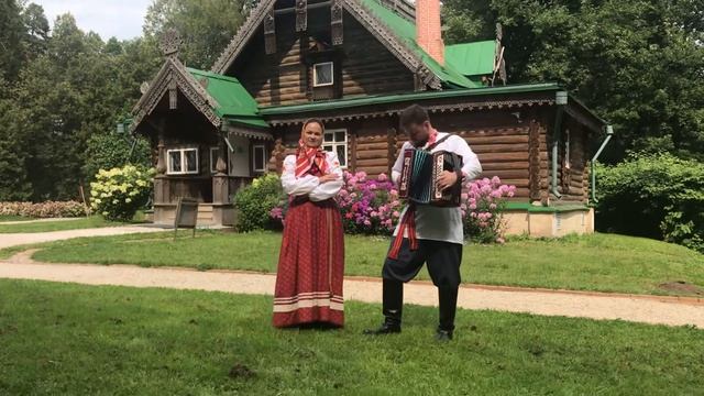 «В этой деревне огни не погашены...» зимняя песня жарким летом))) смотреть онлайн