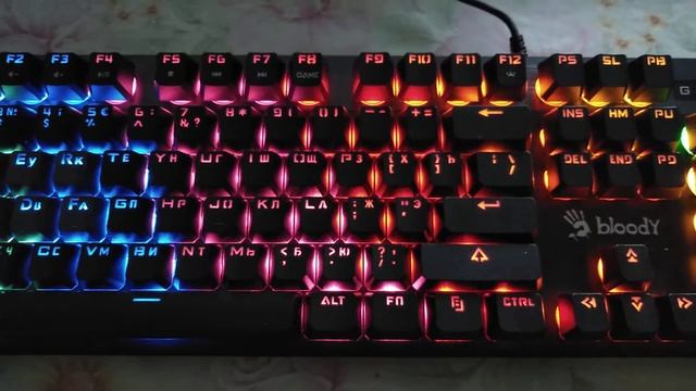Красивая игровая клавиатура: Bloody b500n смотреть онлайн