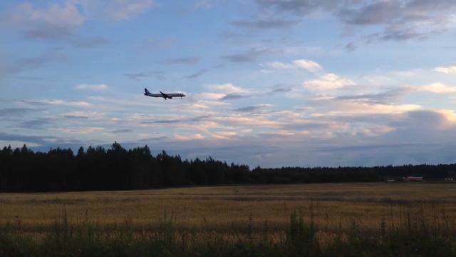 Embraer 195 Minsk-2 (MSQ) Landing Rw 31