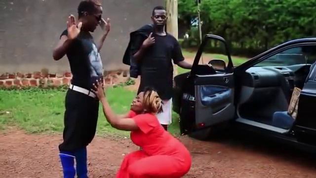 King Kong MC of Uganda performing a song from South Africa called Daliwami1 смотреть онлайн