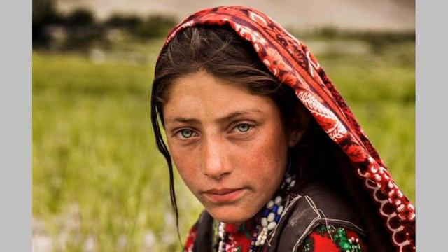 Женская красота разных стран и народов румынского фотографа Михаэлы Норок  (Mihaela Noroc)