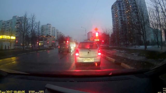 Поворот налево на красный и по встречке. КОМБО. смотреть онлайн