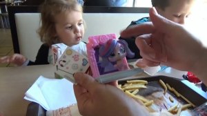 ЛПС игрушки Хеппи Мил МакДональдс LPS Littlest Pet Shop toys Unboxing Happy Meal