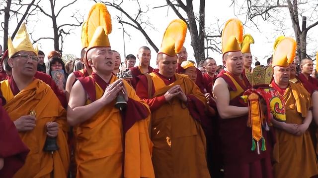 Обряд Лусууд подношение хозяевам воды (2013 год)