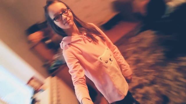 Я у друга, хочу забрать его селфи палку))) смотреть онлайн