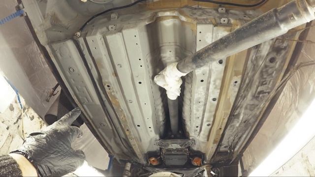 Реставрация кузова BMW 7 e66 Пескоструй днища Наносим новый цинк Teroson Часть 5 смотреть онлайн