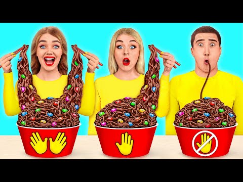 Едим Без рук vs Одной рукой vs Двумя руками Челлендж | Битвы с едой от TeenDO Challenge смотреть онлайн