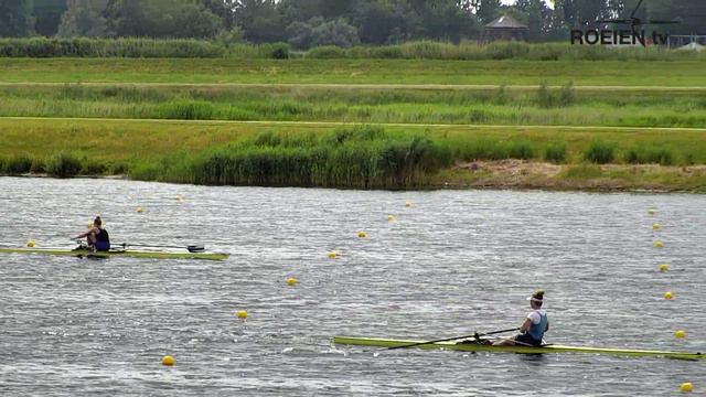 za 15:55 - race 166 - [015] DG 1x A-finale | NSRF Proteus-Eretes Lustrum Slotwedstrijden смотреть онлайн