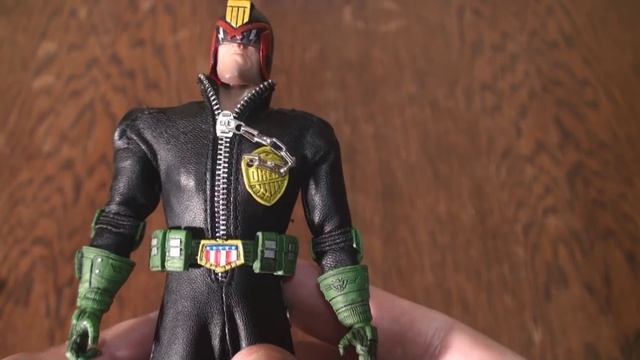 Фигурка Судья Дредд (Judge Dredd Mezco) Unboxing! смотреть онлайн