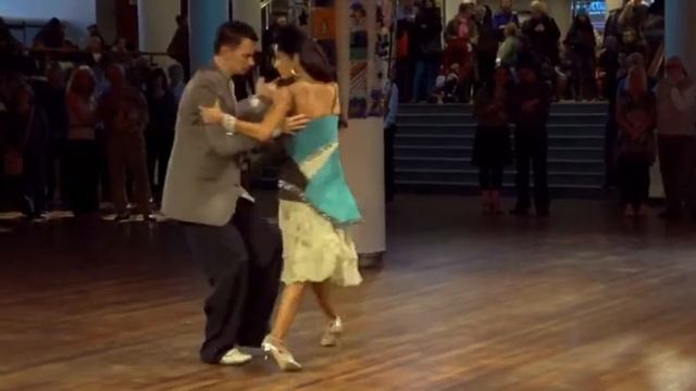 Ryszard and Monika Tango at Royal Festival Hall on 23.12.2012 (3/4) смотреть онлайн