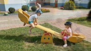Прогулка летом в детском саду