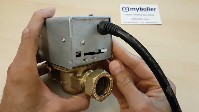 How to manually open a 2 Port Honeywell or equivalent zone valve смотреть онлайн
