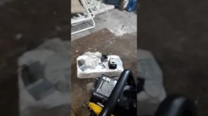 Работа бензопилы без глушителя