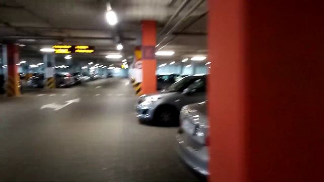 Парковка под супермаркетом Ашан смотреть онлайн