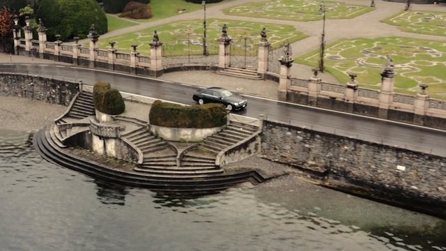 Versace House Party | The Pre-Fall 2020 Campaign смотреть онлайн