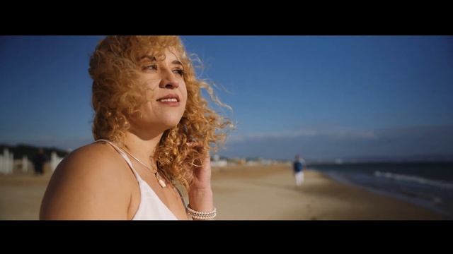 Танцы на песке Милана Миф смотреть онлайн